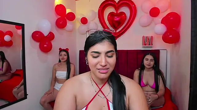 Snapshot of Afrodita-hott chatting on February 14, 6:08 pm Afrodita-hott online show from February 14, 6:08 pm