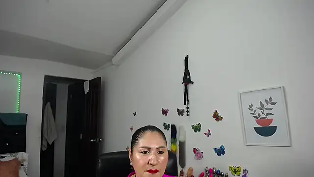 Snapshot of mature_bigboobs10 chatting on February 7, 4:27 am mature bigboobs10 online show from February 7, 4:27 am