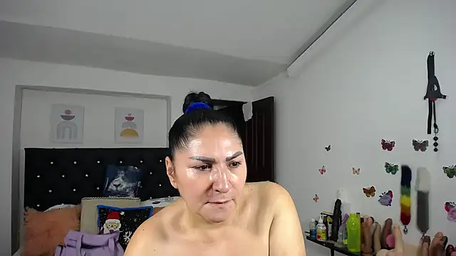 Snapshot of mature_bigboobs10 chatting on February 8, 10:39 am mature bigboobs10 online show from February 8, 10:39 am