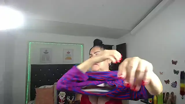 Snapshot of mature_bigboobs10 chatting on February 13, 10:55 am mature bigboobs10 online show from February 13, 10:55 am