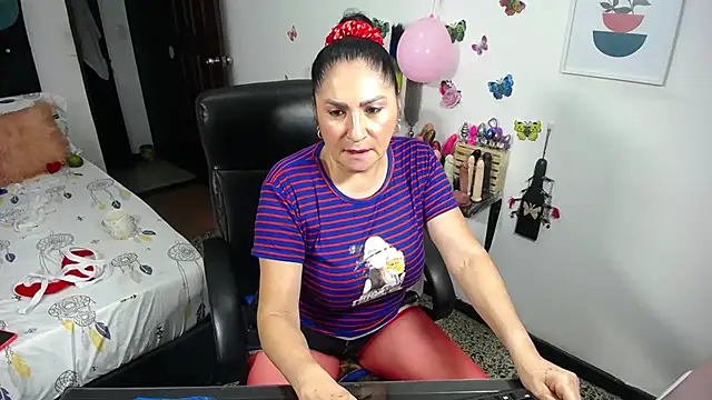 Snapshot of mature_bigboobs10 chatting on February 16, 10:54 am mature bigboobs10 online show from February 16, 10:54 am