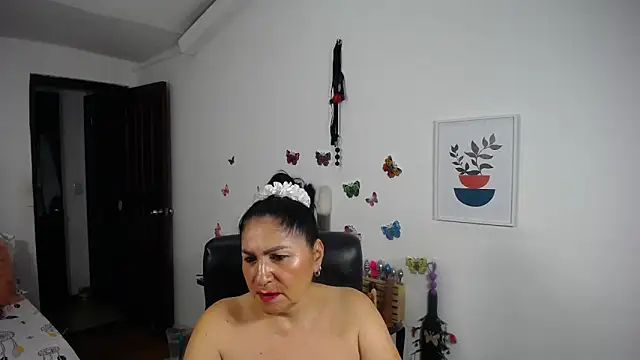 Snapshot of mature_bigboobs10 chatting on February 23, 10:49 am mature bigboobs10 online show from February 23, 10:49 am