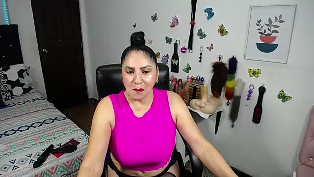 Snapshot of mature_bigboobs10 chatting on December 16, 3:44 am mature bigboobs10 online show from December 16, 3:44 am