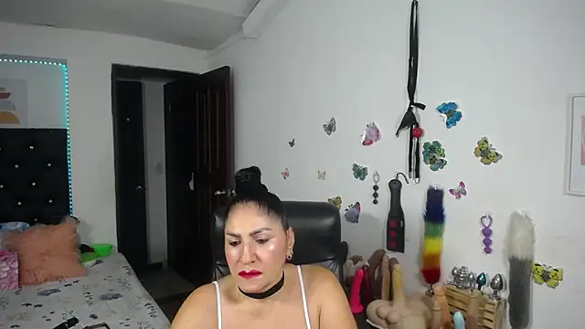 mature bigboobs10 online show from May 14, 4:19 am