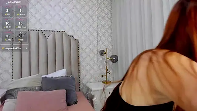 Pia Johnson  online show from December 30, 11:26 am