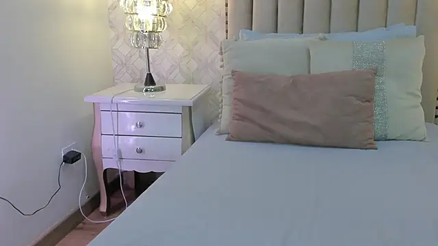 Snapshot of Pia_Johnson_ chatting on February 20, 11:22 am Pia Johnson online show from February 20, 11:22 am