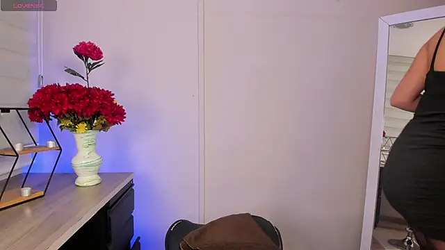 MERIDA TAYLOR online show from March 3, 12:58 pm