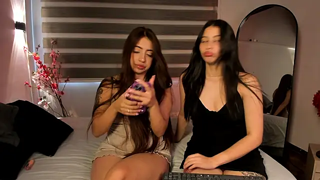 MERIDA TAYLOR online show from September 12, 3:23 pm