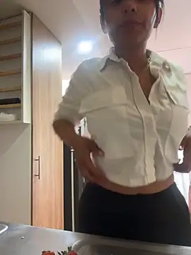 J loren online show from April 9, 8:36 pm