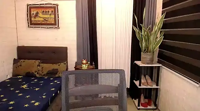 Snapshot of Yesha_harper chatting on December 14, 10:13 am Yesha harper online show from December 14, 10:13 am