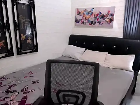 Snapshot of Yesha_harper chatting on September 14, 5:01 pm Yesha harper online show from September 14, 5:01 pm