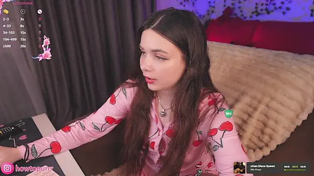 How2Meow online show from July 17, 5:18 pm