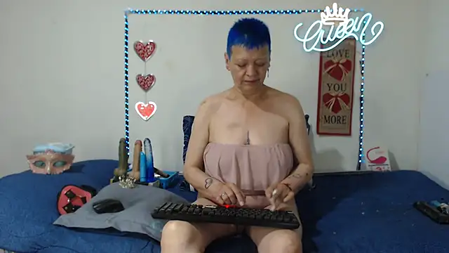 loquitaqueen011 online show from November 1, 4:20 pm