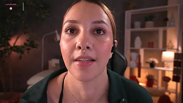 RedJasmine  online show from April 2, 10:29 pm