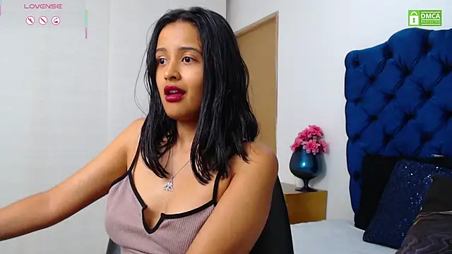 Snapshot of Lili666_ chatting on April 9, 6:19 am Lili666 online show from April 9, 6:19 am