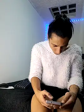 Snapshot of anna_dolls_ chatting on June 10, 1:17 am anna dolls online show from June 10, 1:17 am