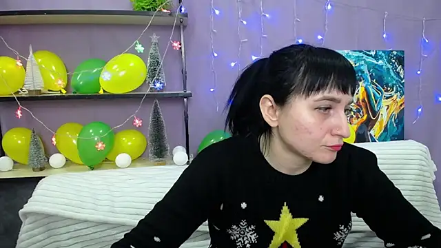 NinaFlawlees online show from January 14, 7:00 pm