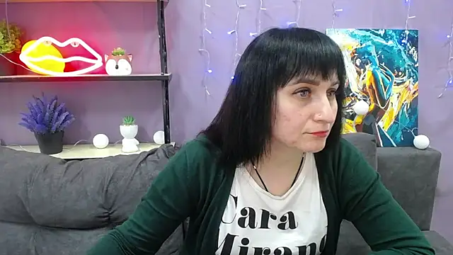 NinaFlawlees online show from January 28, 7:10 pm