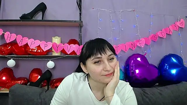 NinaFlawlees online show from February 6, 2:33 am