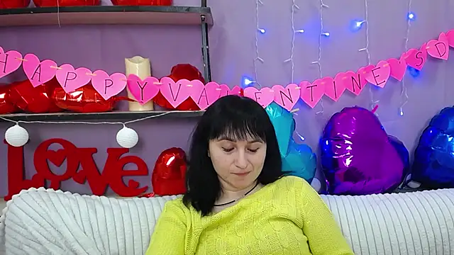 NinaFlawlees online show from February 8, 5:08 am