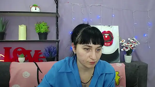 NinaFlawlees online show from March 12, 12:10 am