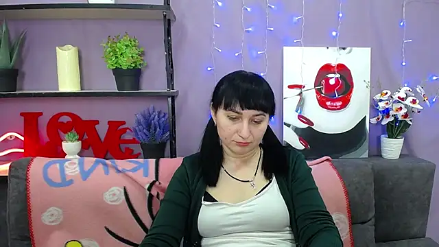 NinaFlawlees online show from March 14, 2:31 am