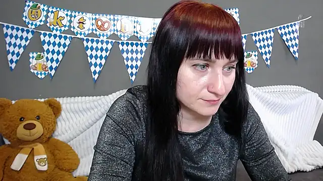 NinaFlawlees online show from September 28, 12:10 pm