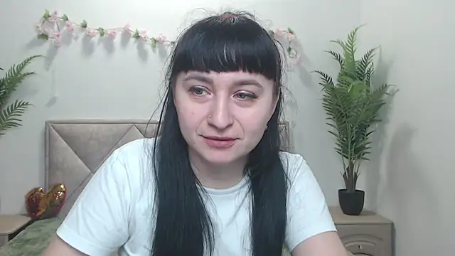 Snapshot of NinaFlawlees chatting on May 24, 6:18 am NinaFlawlees online show from May 24, 6:18 am