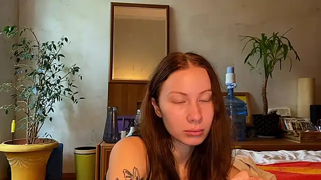 elfess online show from September 26, 7:45 am