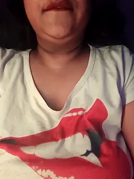 Snapshot of sassy_horny chatting on March 13, 1:32 am sassy horny online show from March 13, 1:32 am