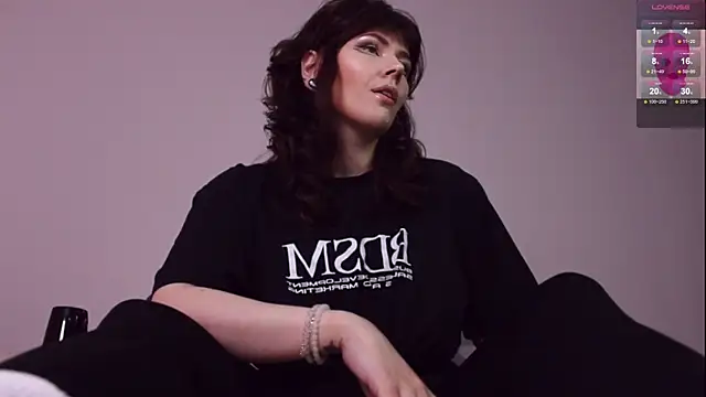 Luna Blake online show from November 19, 12:27 pm