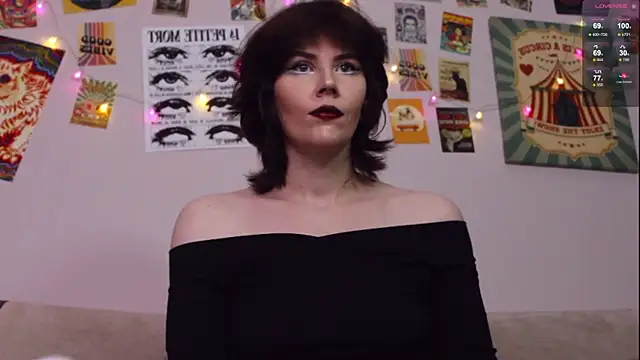 Luna Blake online show from April 4, 12:57 pm