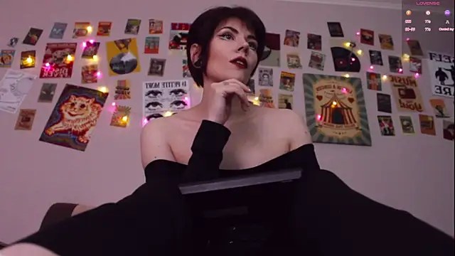 Luna Blake online show from May 27, 5:21 pm