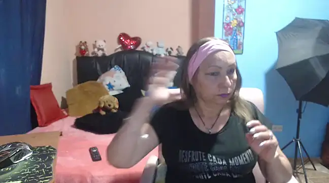 milfeddy  online show from February 13, 9:06 pm