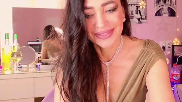 Snapshot of NaomiBlack35 chatting on December 25, 6:52 pm NaomiBlack35 online show from December 25, 6:52 pm