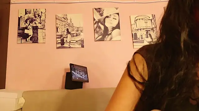 Snapshot of NaomiBlack35 chatting on September 11, 6:19 pm NaomiBlack35 online show from September 11, 6:19 pm