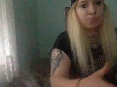 Snapshot of alexabunni chatting on October 8, 1:20 pm alexabunni online show from October 8, 1:20 pm