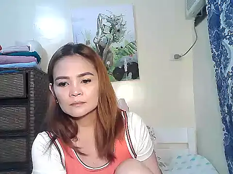 Snapshot of Kisses-13 chatting on February 22, 1:42 pm Kisses-13 online show from February 22, 1:42 pm