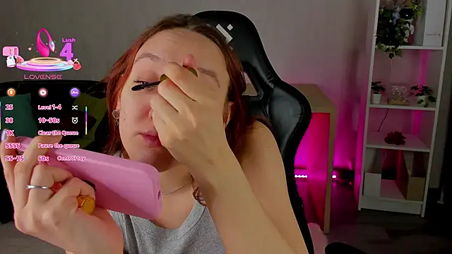 Snapshot of Fera1_Berry chatting on February 4, 12:38 am Fera1 Berry online show from February 4, 12:38 am