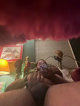 Snapshot of sukisnpaii chatting on April 5, 2:09 am sukisnpaii online show from April 5, 2:09 am