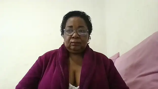 Snapshot of KinkyRicoSaisyours chatting on April 24, 11:45 am KinkyRicoSaisyours online show from April 24, 11:45 am