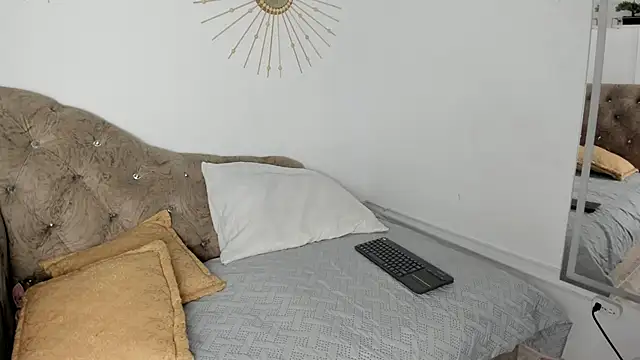 Naughty  Mom online show from February 26, 9:32 am