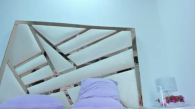 Naughty  Mom online show from March 21, 8:08 pm