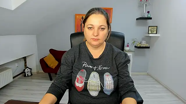 LollaGirl online show from November 20, 4:12 am