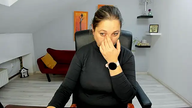 LollaGirl online show from November 21, 4:22 am