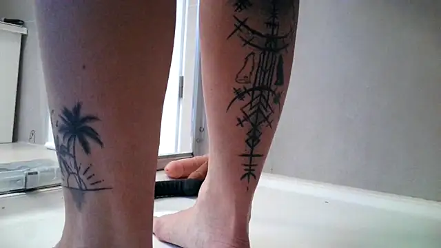 Snapshot of angelus112 chatting on January 6, 8:07 am angelus112 online show from January 6, 8:07 am