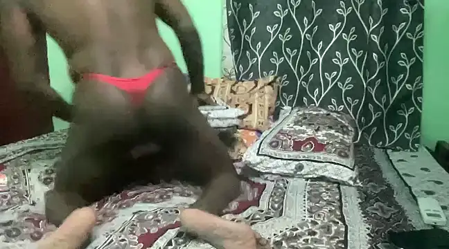 Indian-Drag-Queen online show from January 20, 4:55 pm