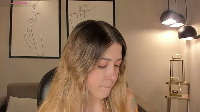 EveBensonX online show from April 12, 6:02 pm