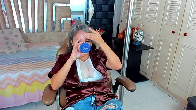 cute sassy online show from July 22, 2:42 pm