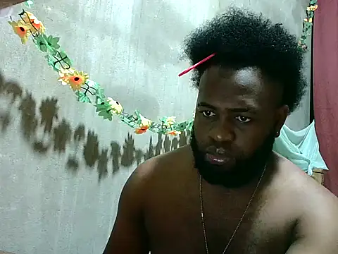 Snapshot of 2ocmaxi chatting on June 8, 2:45 am 2ocmaxi online show from June 8, 2:45 am
